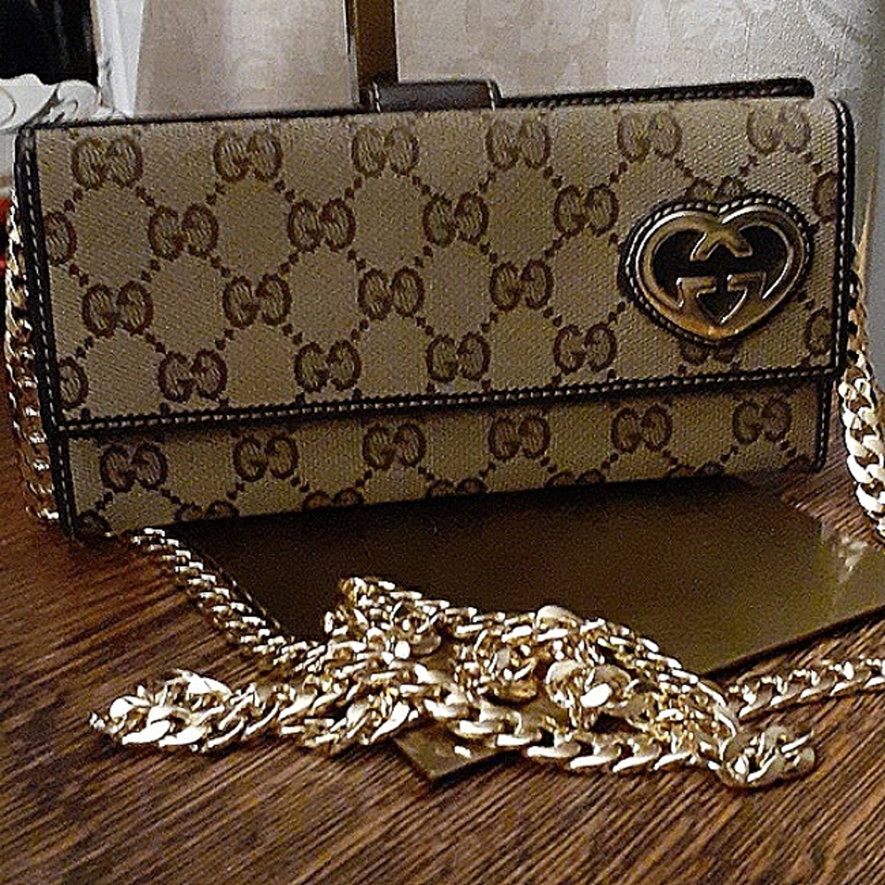 Gucci Authentic Euc Wallet Interlocking - image 2